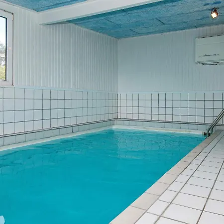 בית נופש Five-bedroom In 1