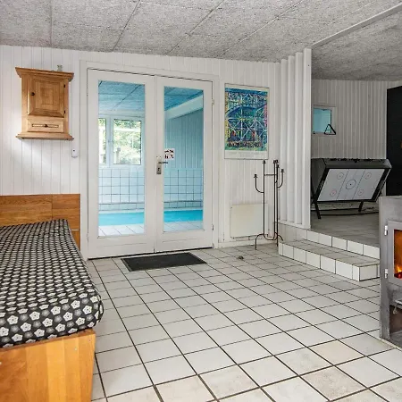 Five-bedroom In 1