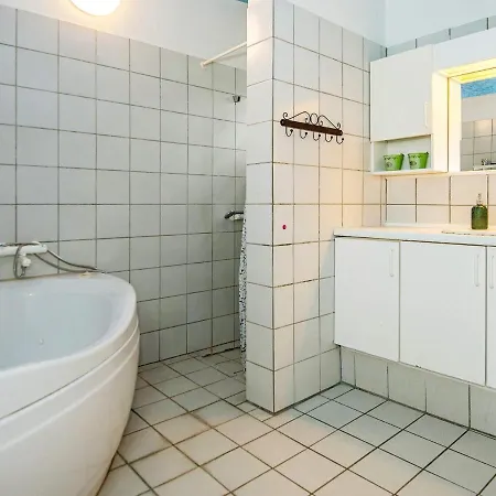 Five-bedroom In 1 אבלטופט