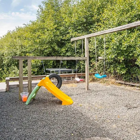 Five-bedroom In 1 *